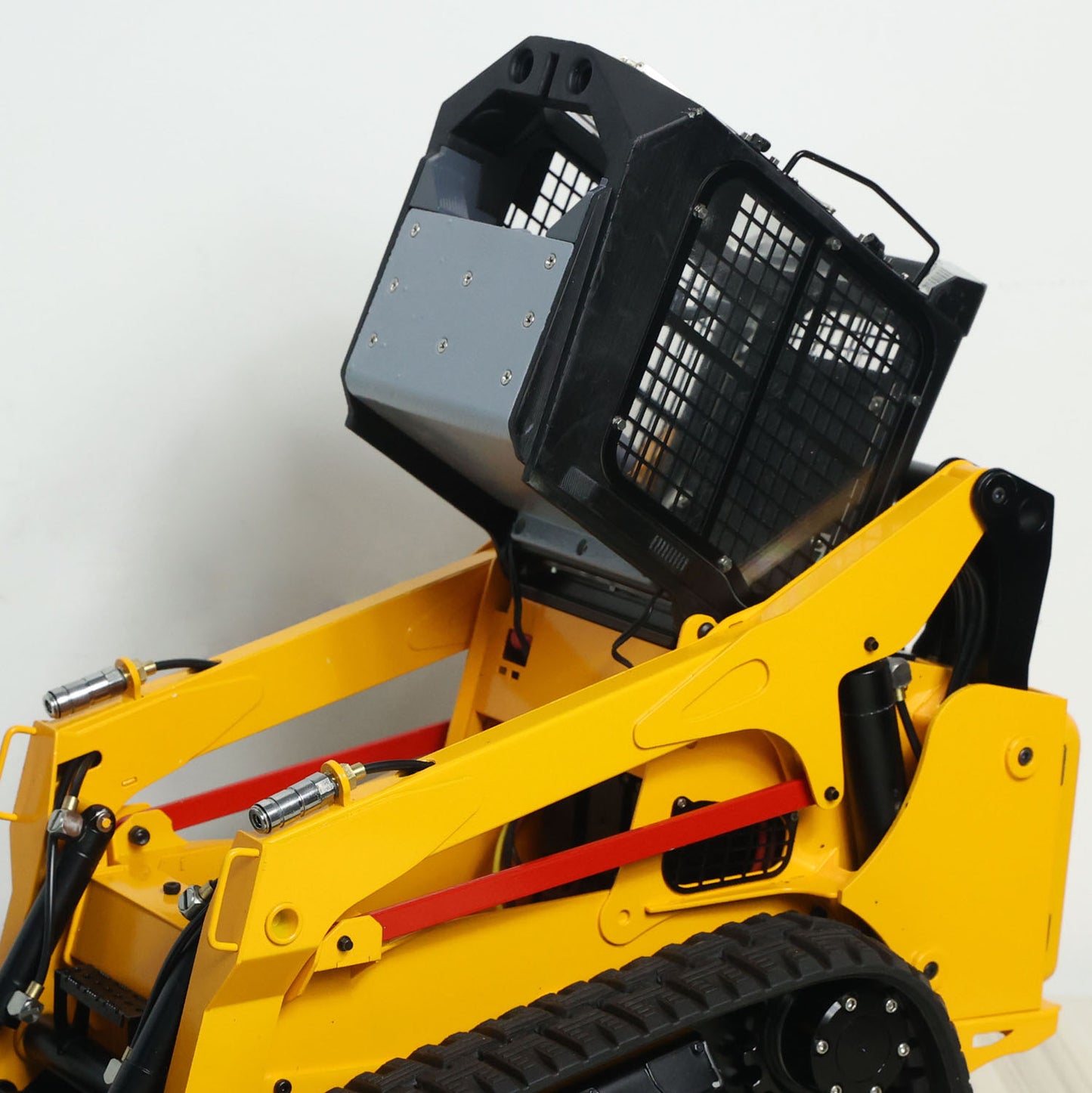Fast Shipping 1/14 SM770 Hydraulic RC Loader Skid-Steer RTR Remote Control Tracked Car Model