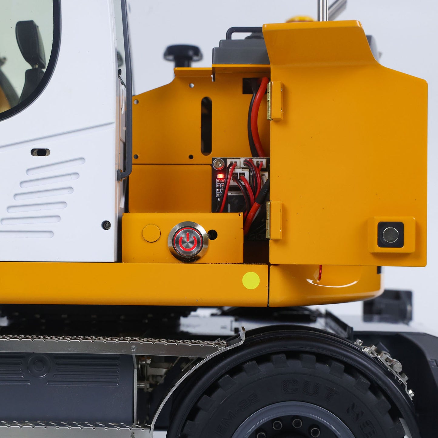 ONLY ONE US STOCK 1/14 RC Hydraulic Wheeled Excavator LR914 8-ways Valve RTR Metal Remote Control 4*4 Digger Model Axle Lock Flysky PL18EV Lite