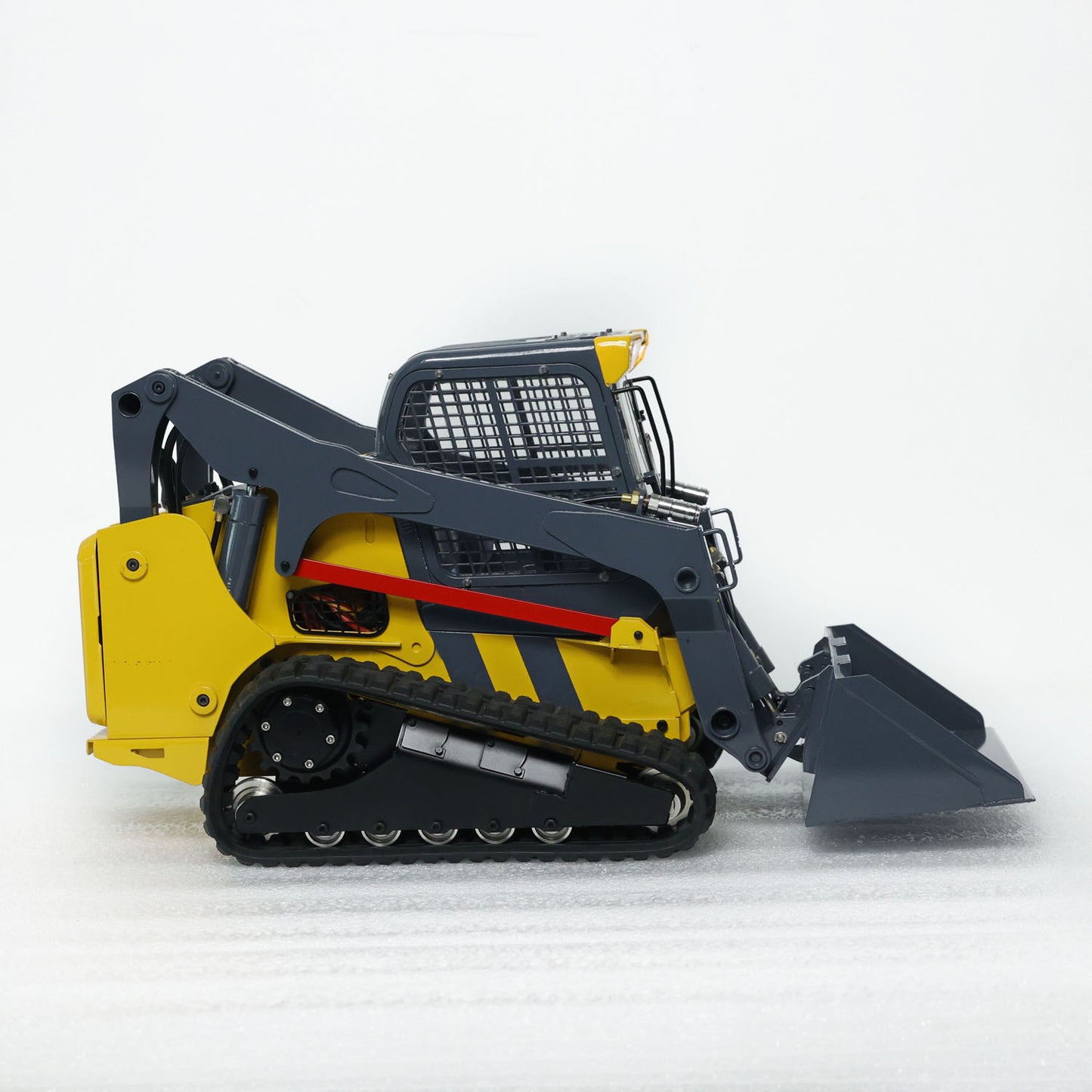 1/14 RC Hydraulic Skid-Steer Tracked Loader SM770 Remote Control Car Light Sound