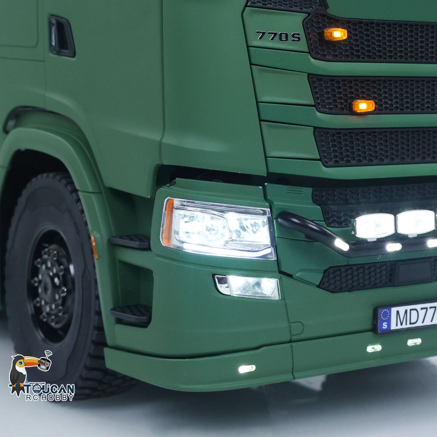 1/14 RTR Remote Control Tractor Truck SC 770S 8*8 RC Lorry Vehicle Model Metal Chassis Axle Lock Hobbywing ESC Flowing LED Light