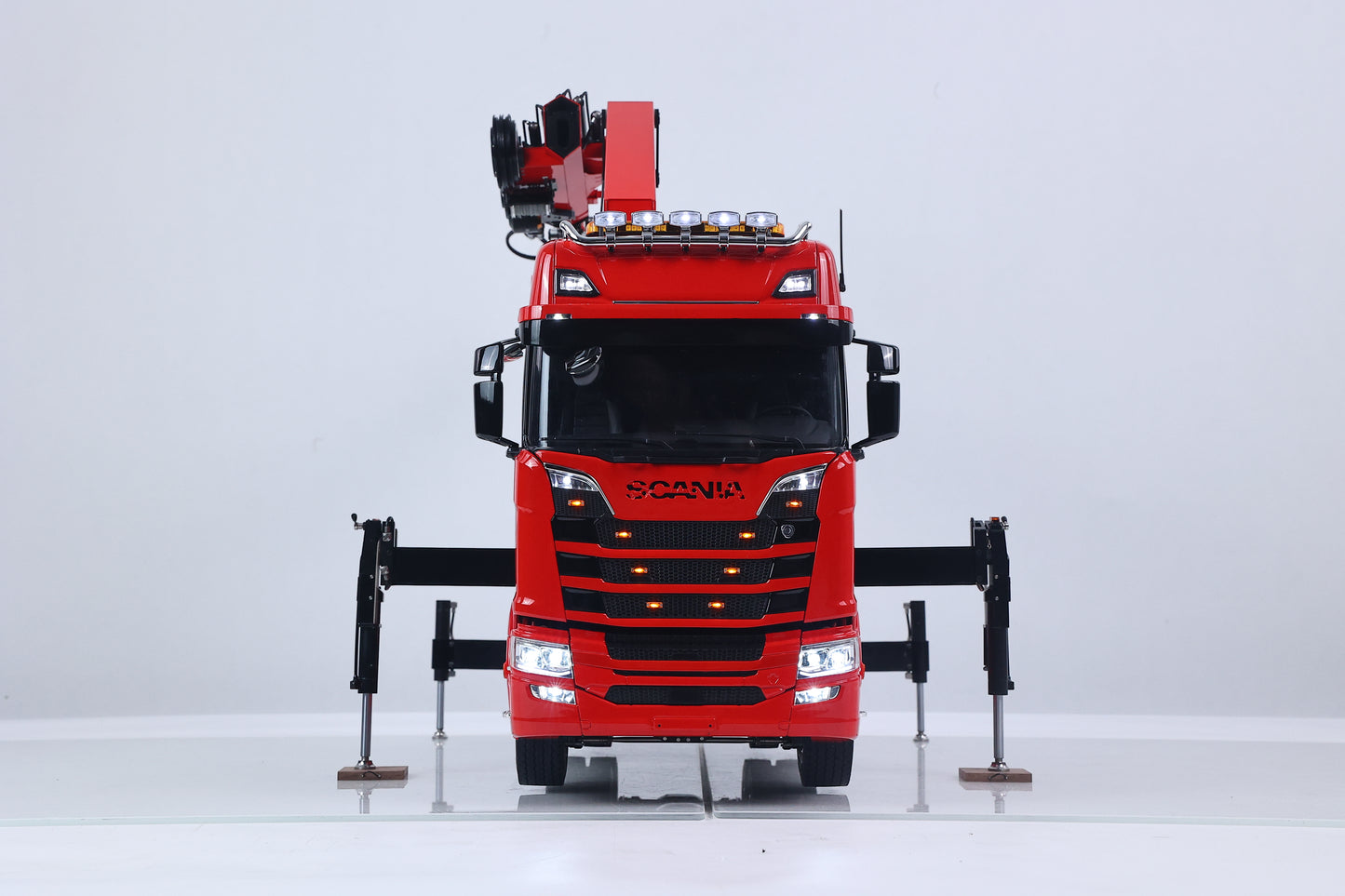 1/14 Remote Control Tractor Truck 7-way Valves Hydraulic Crane 6x6 RC Lorry Car 3Speed Gearbox Axle Locks Light Sound System