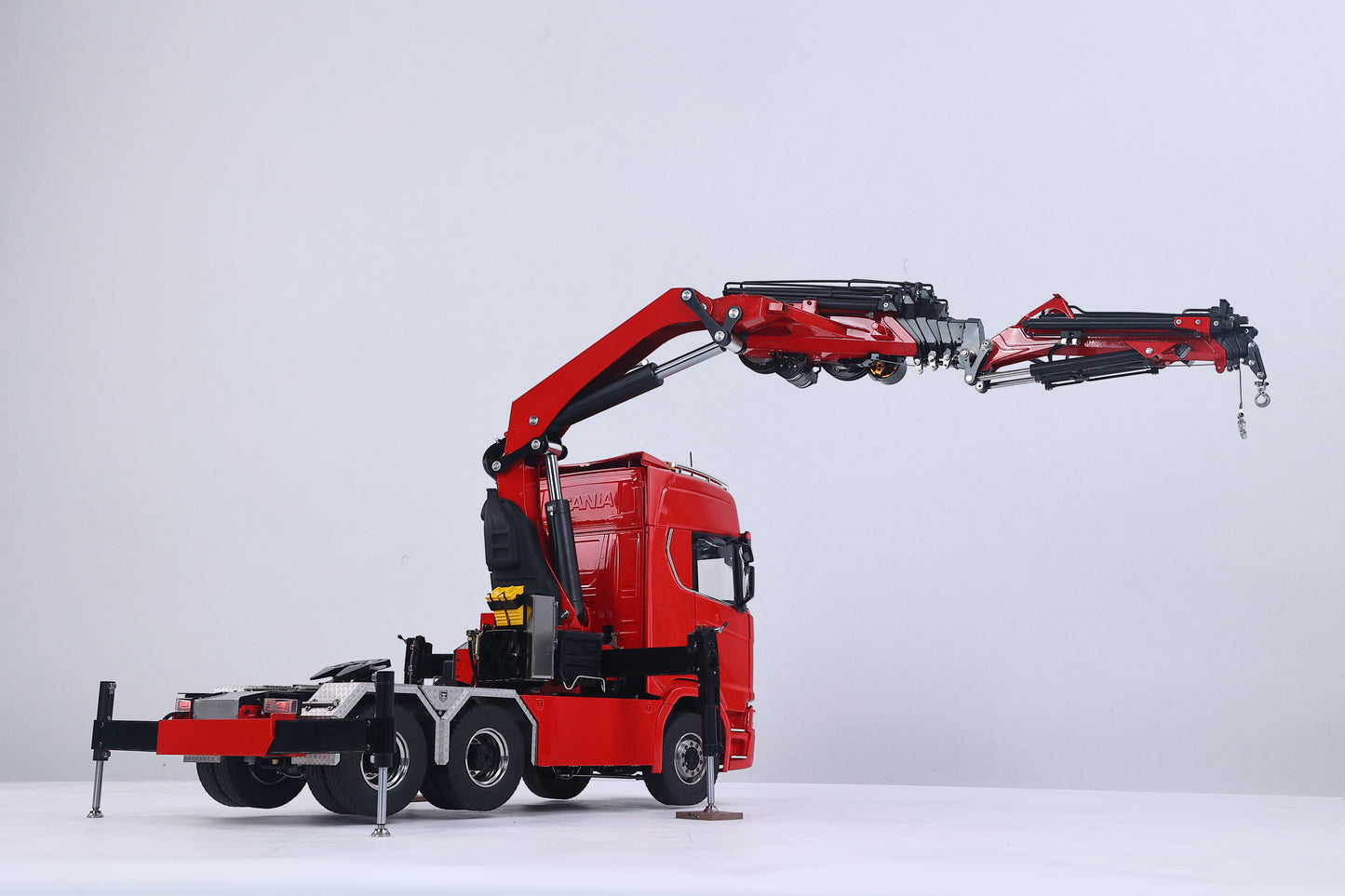 1/14 Remote Control Tractor Truck 7-way Valves Hydraulic Crane 6x6 RC Lorry Car 3Speed Gearbox Axle Locks Light Sound System