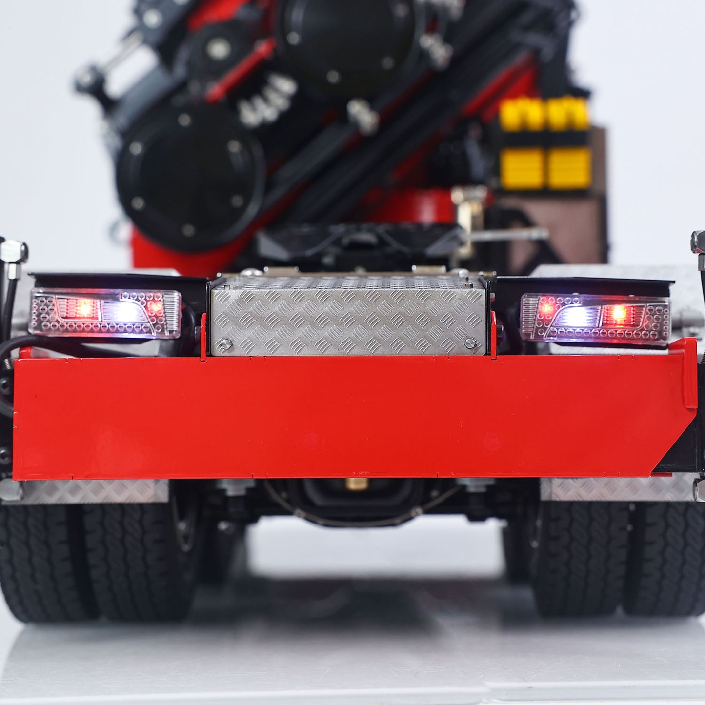 1/14 Remote Control Tractor Truck 7-way Valves Hydraulic Crane 6x6 RC Lorry Car 3Speed Gearbox Axle Locks Light Sound System