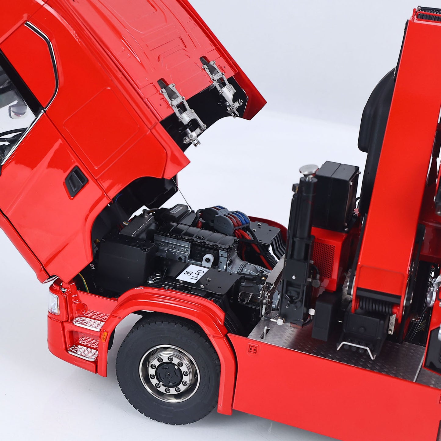 1/14 Remote Control Tractor Truck 7-way Valves Hydraulic Crane 6x6 RC Lorry Car 3Speed Gearbox Axle Locks Light Sound System