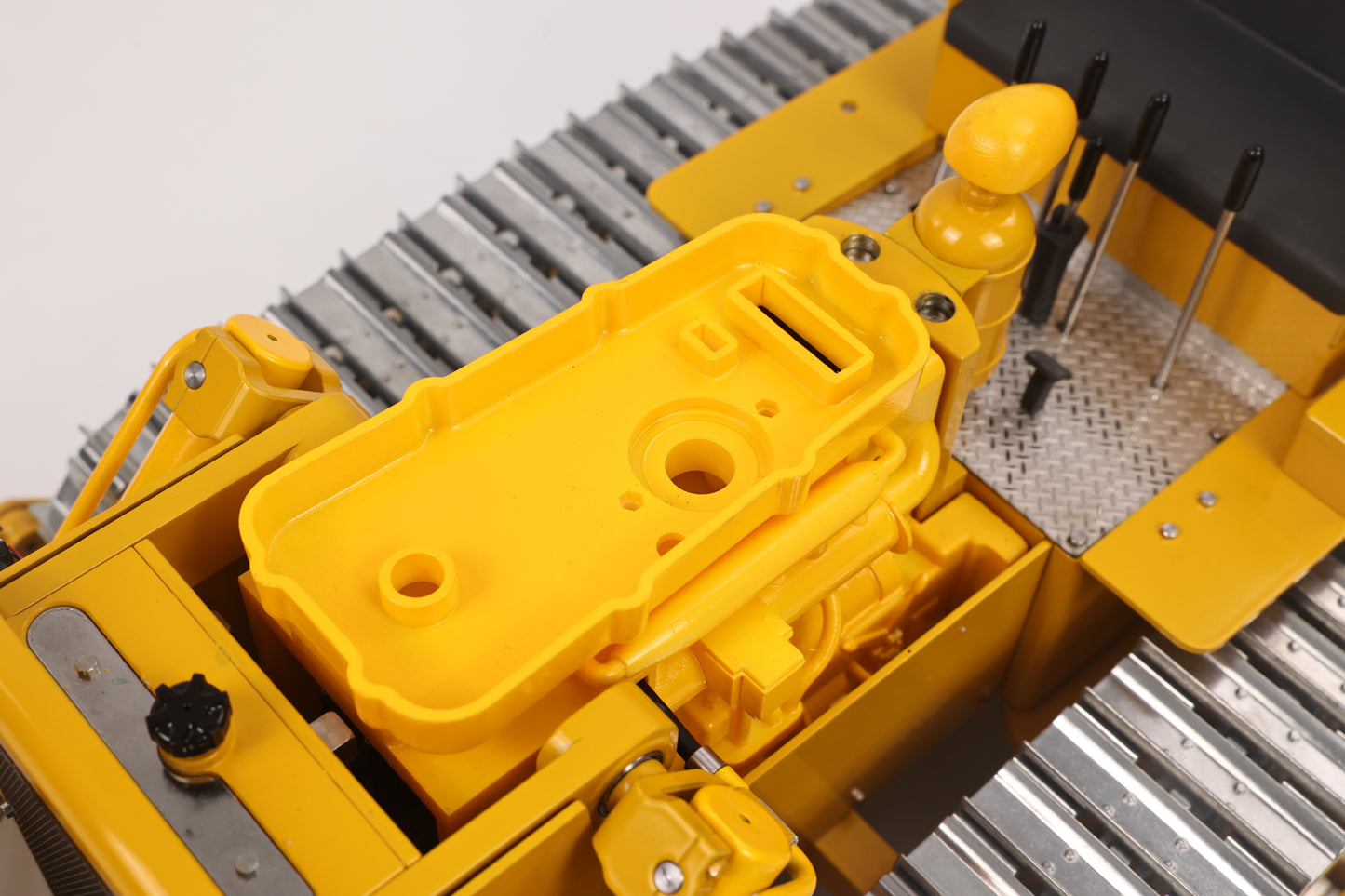 Deposit Pre-order 1/14 RC Metal Bulldozer D7 MD New Product Hydraulic Construction Vehicles Remote Control Car Model ST8 Light Sound Battery