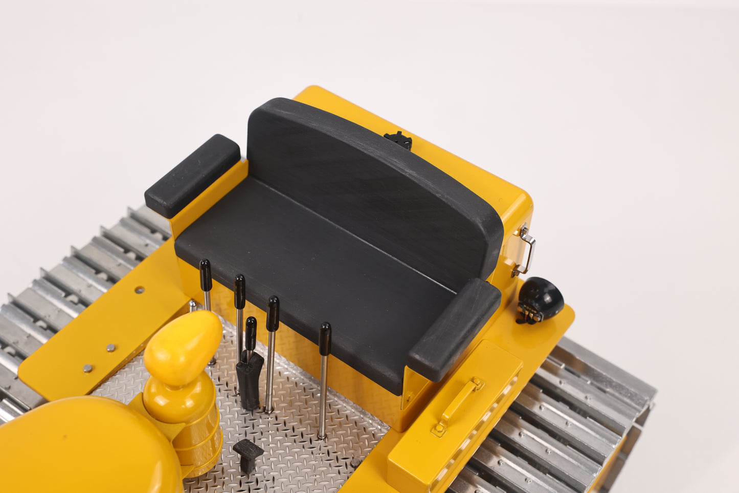 Deposit Pre-order 1/14 RC Metal Bulldozer D7 MD New Product Hydraulic Construction Vehicles Remote Control Car Model ST8 Light Sound Battery