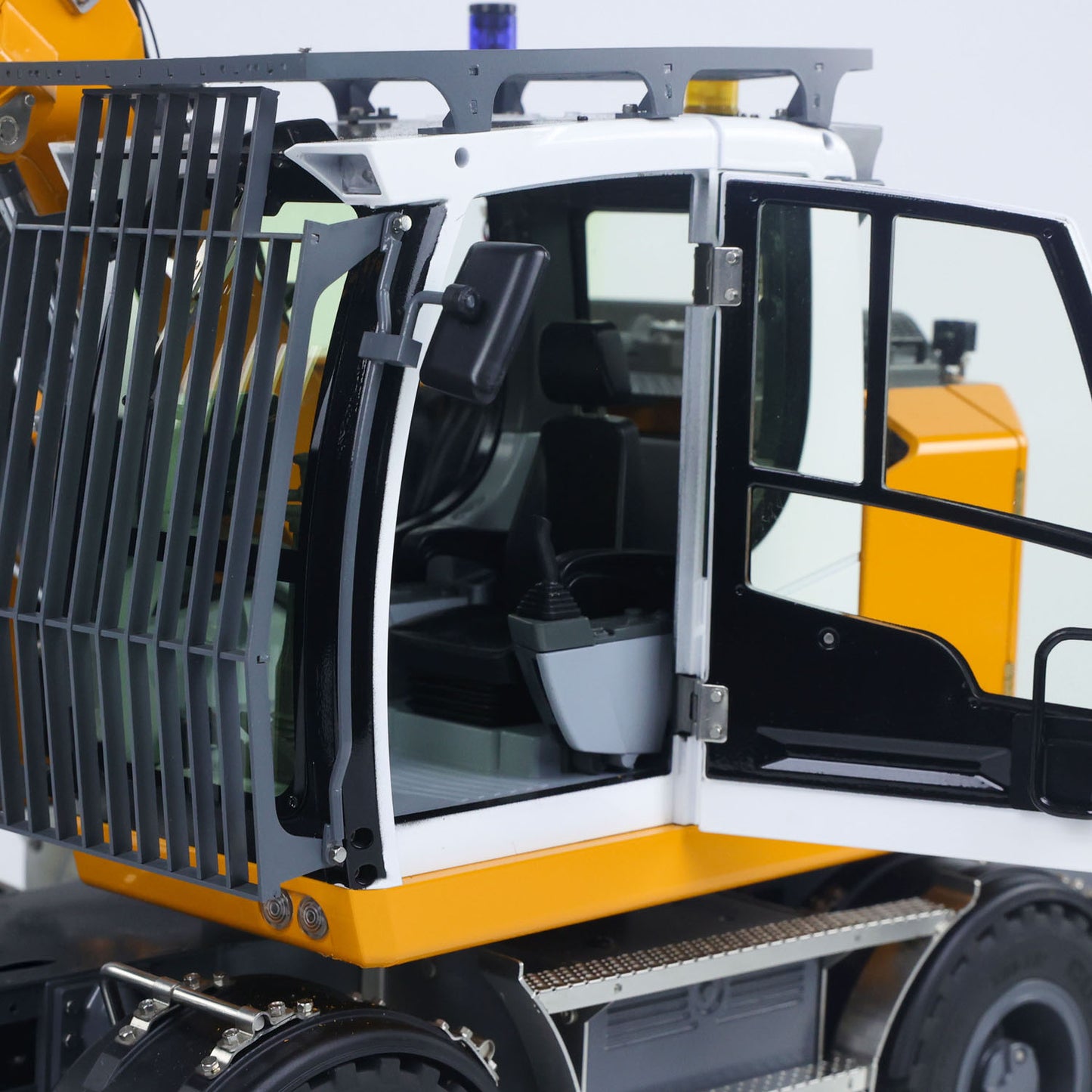 Fast Shipping 1/14 RC Hydraulic Wheeled Excavator LR914 8-ways Valve RTR Metal Remote Control 4*4 Digger Model Axle Lock Flysky PL18EV Lite