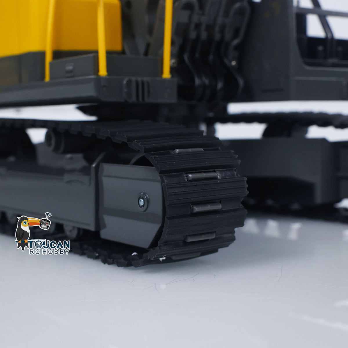1/16 DoubleE E598 003 Electric Lifting RC Excavator Metal 2Arms Remote Control Digger Hammer Bucket Claw 360 Degrees Rotating