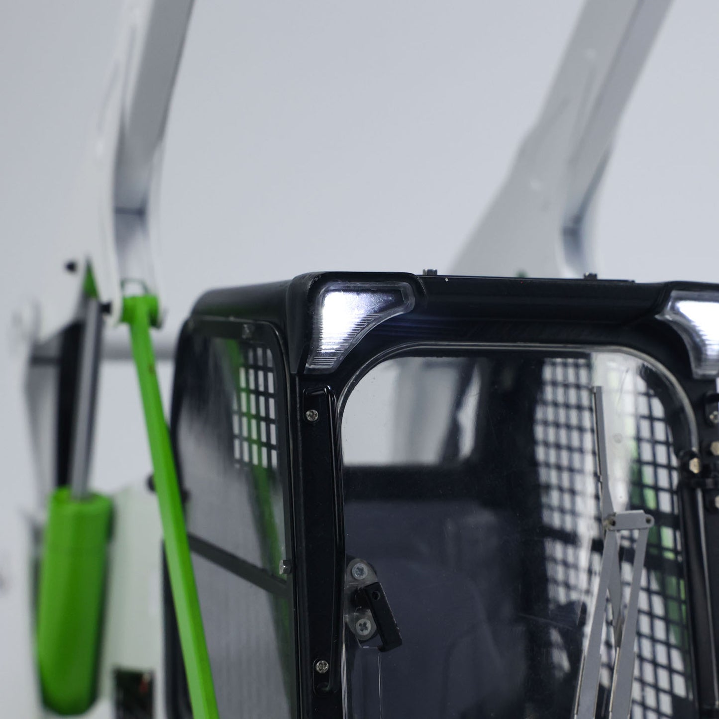 Fast Shipping SM770 1:14 RC Hydraulic RTR Skid-Steer Loader Metal Remote Control Truck Model