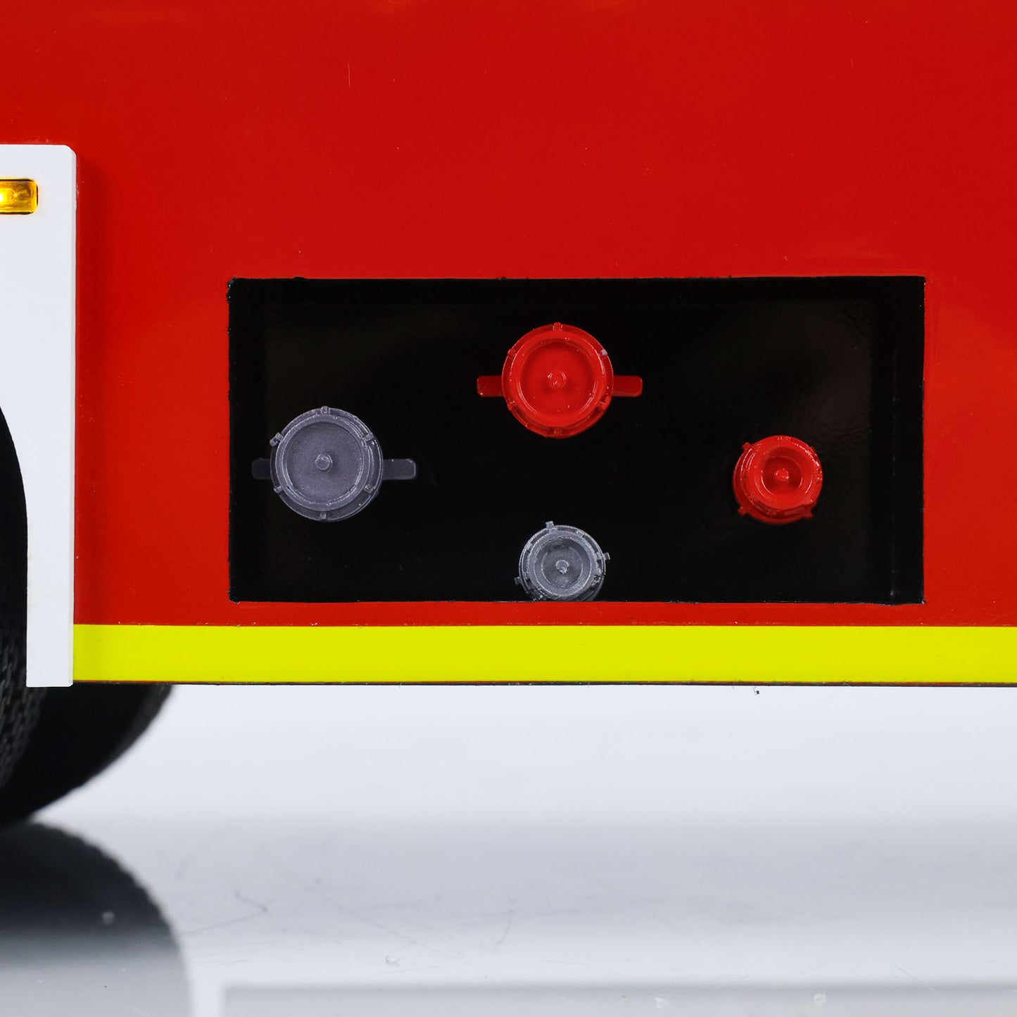 1/14 Electric Fire Truck SC 770S Remote Control Vehicle i6S Radio Metal Chassis 11.1V Battery 2Speed Gerabox Water Spraying RC Model Car