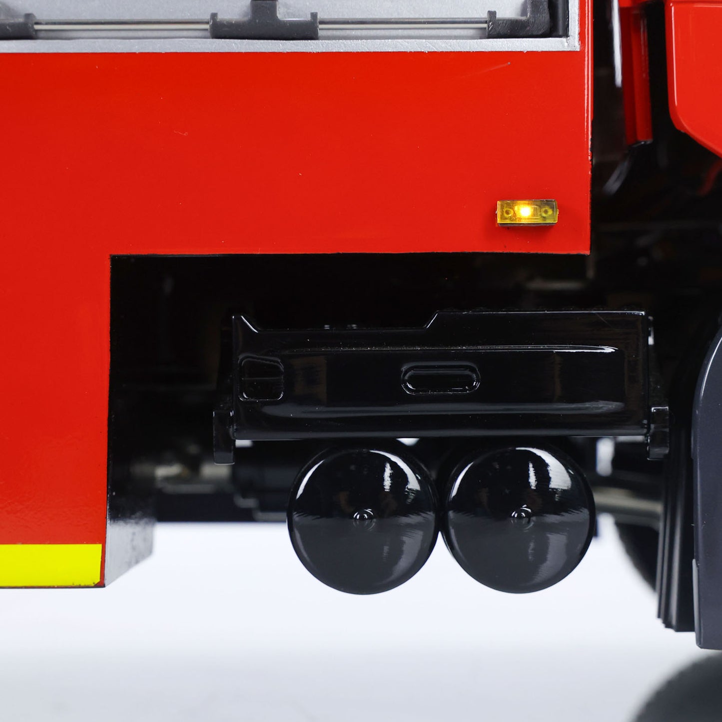 1/14 Electric Fire Truck SC 770S Remote Control Vehicle i6S Radio Metal Chassis 11.1V Battery 2Speed Gerabox Water Spraying RC Model Car