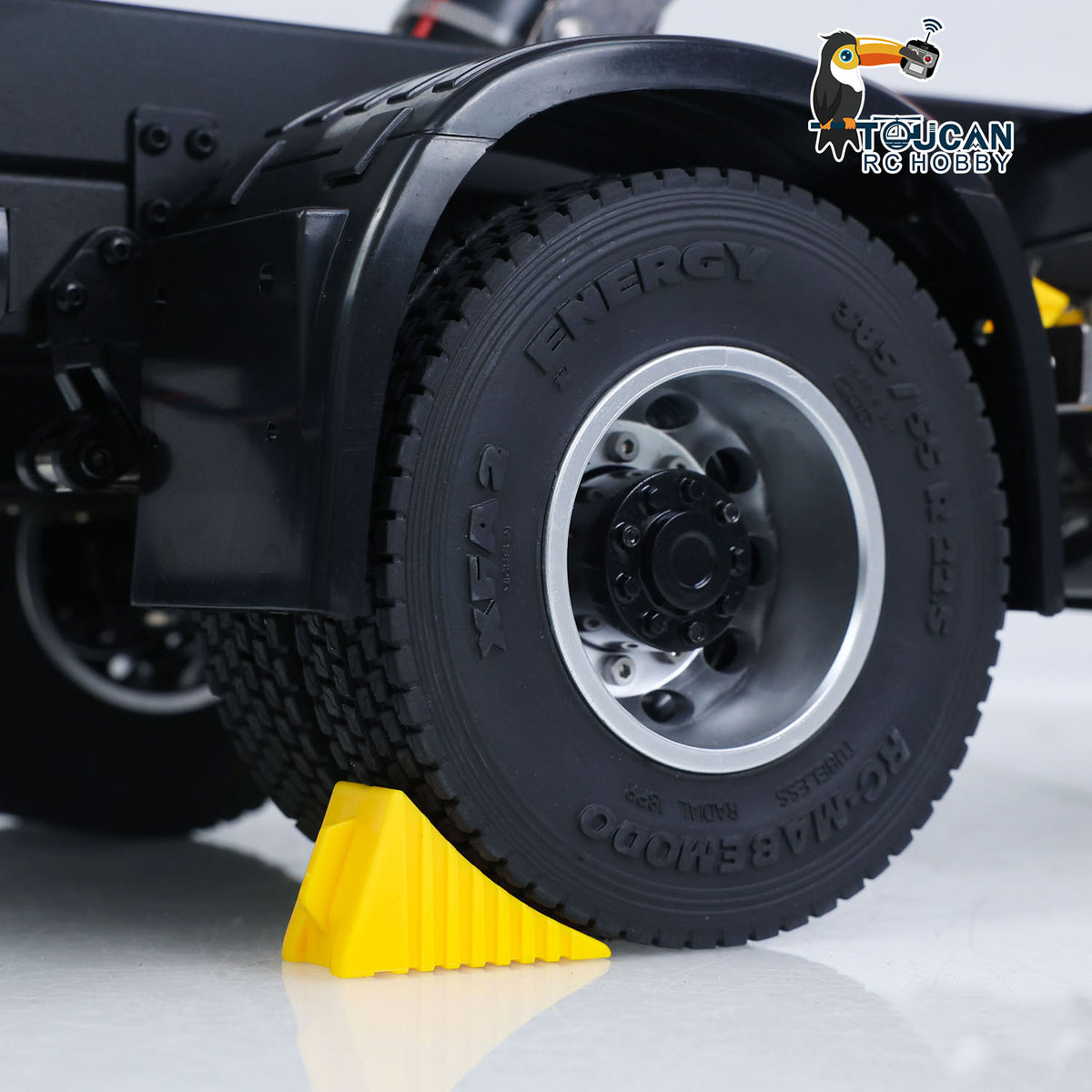 Double E 1/14 4WD Electric Lifting RC Dump Truck E022 2Speed Tipper 500G Full Metal Axle Magnetic High Roof Battery Radio Light