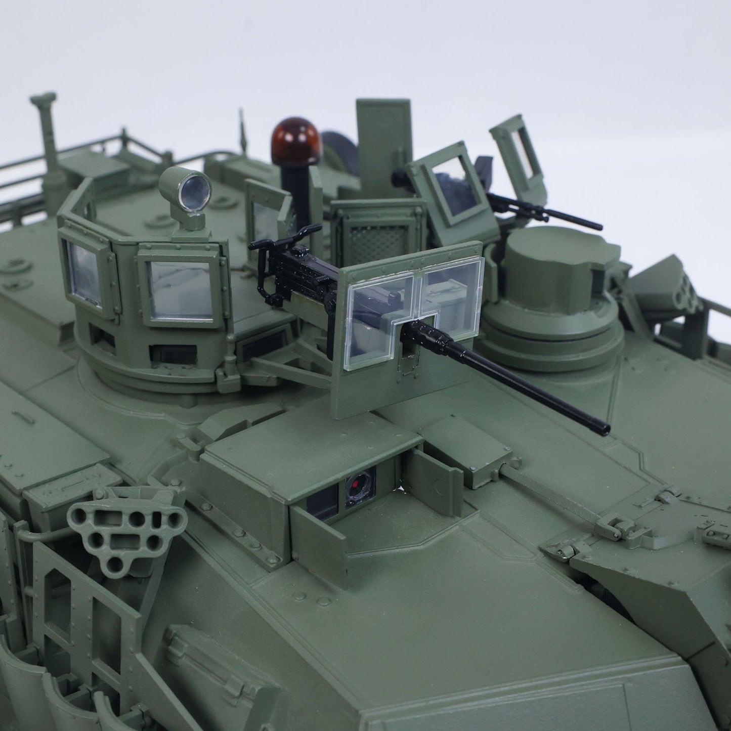 TOUCAN 1/16 Metal RC Tank M1A2 Abrams IR Dual Current Driving Gearbox Barrel Recoil Elevation 360 Turret Rotation Smoke RTR FPV Camera Charger