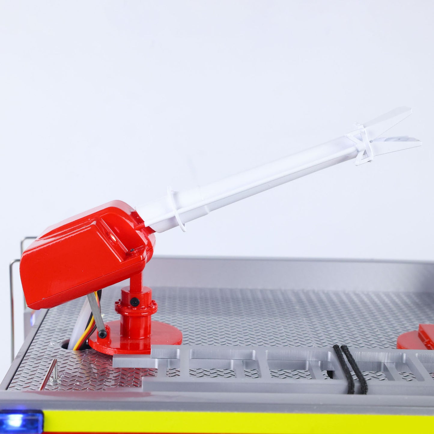 1/14 4X4 Plastic Chassis Radio Controlled Sprinkler Fire Truck VO FMX 2Speed Gerabox Water Spraying RC Model Vehicle No Battery