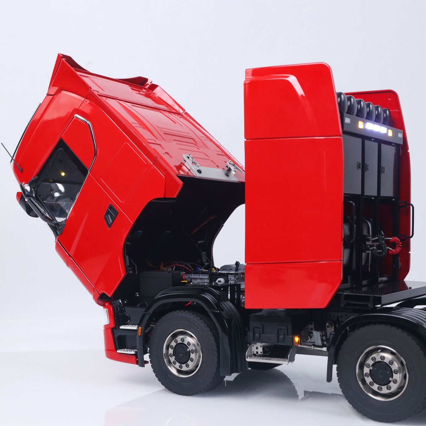 8X8 1/14 RC Tractor Truck 770S Metal Transmission W/ Transfer Case 3Speed Gearbox Light Sound System Painted Model No Charger