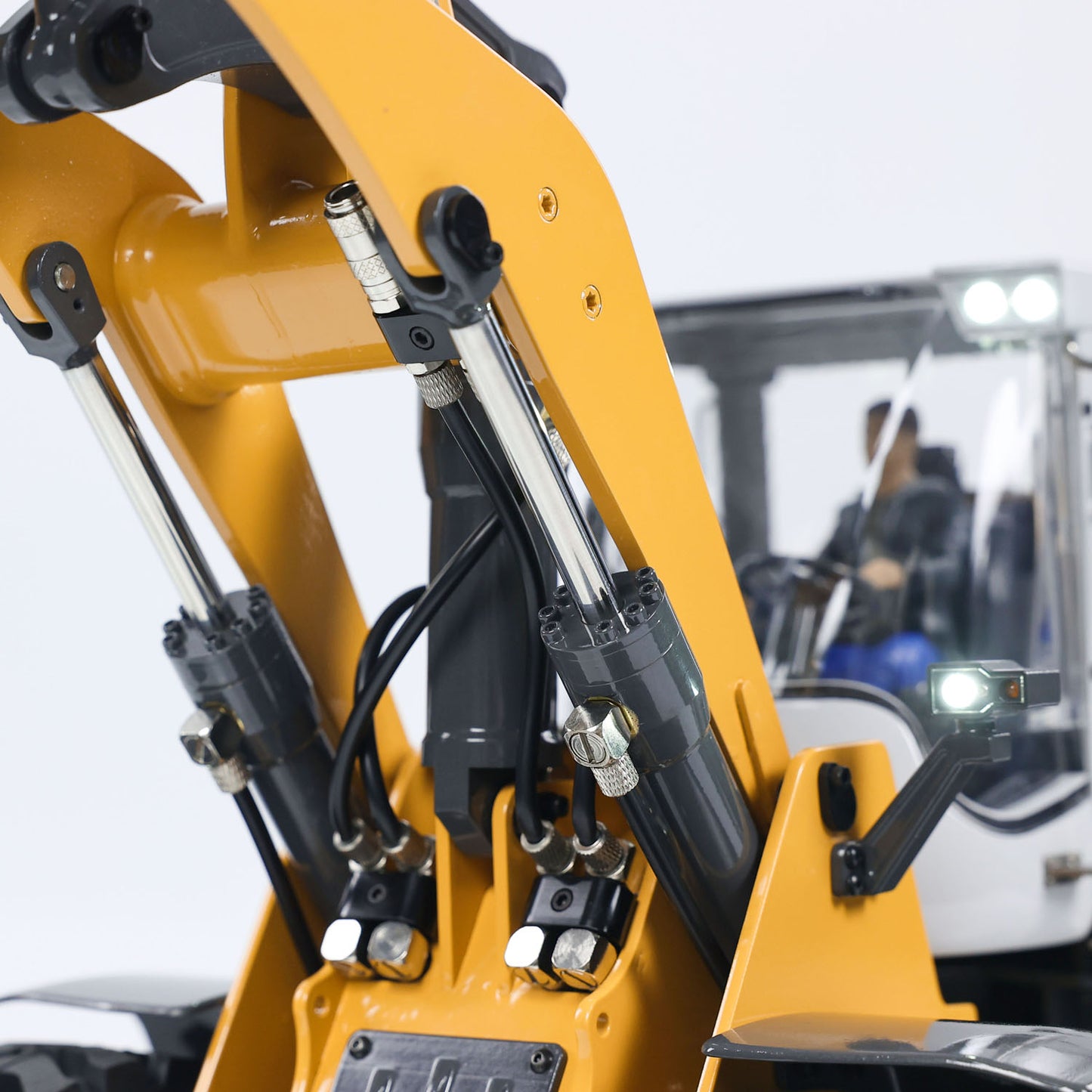 US STOCK XDRC 580 1/14 Metal RC Hydraulic Loader RTR Engineering Vehicles Smoke Lights