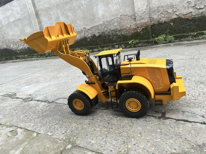 1/8 4WD Metal Chassic Remote Control Hydraulic Loader 982 Differential Locks 3CH Valve RC Construction Vehicle Smoke Light Sound