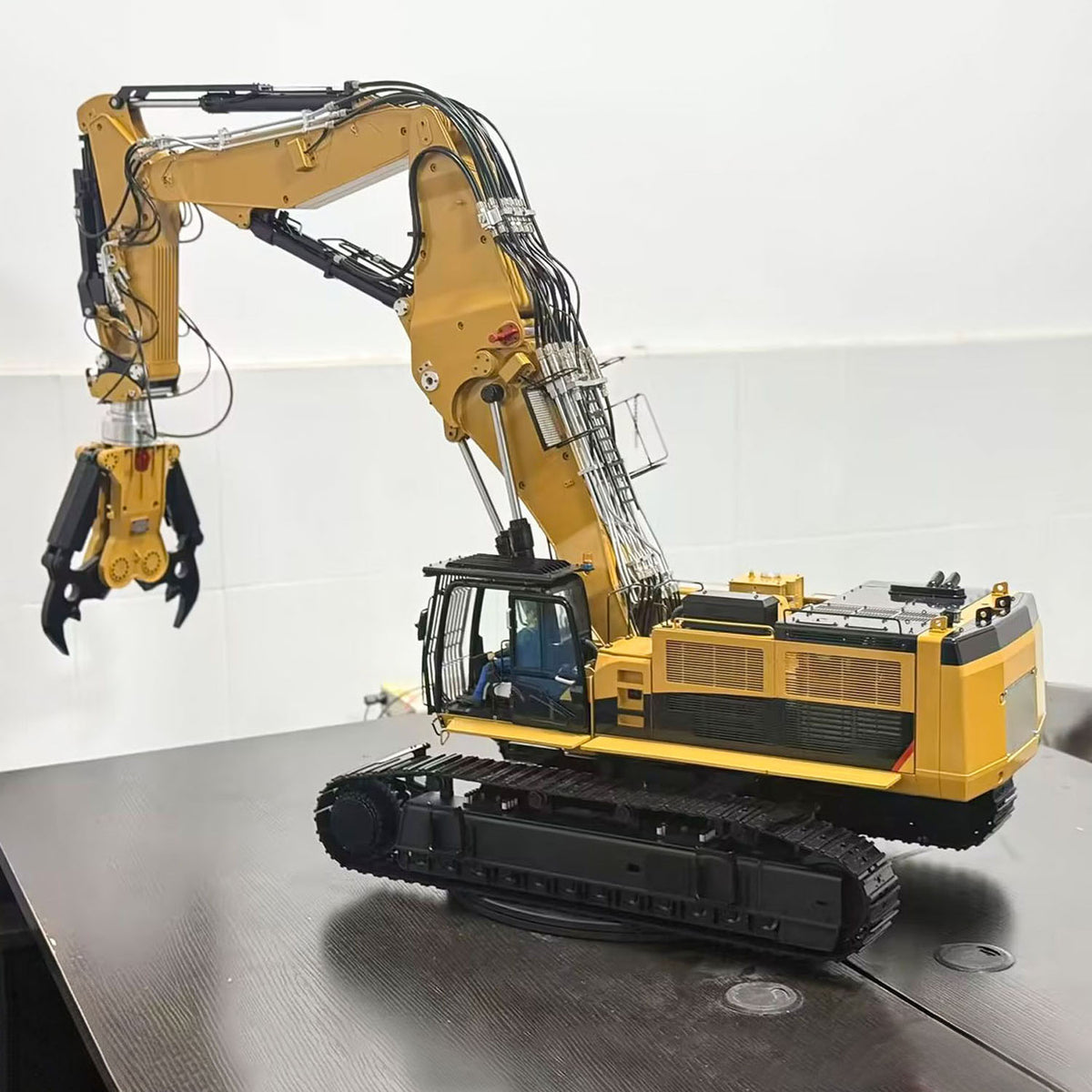TOUCAN RC HOBBY 1/14 Metal Remote Control Hydraulic Tracked Excavator 385CF RC Digger Brushless Motor Light System Flysky PL18EV LITE Radio