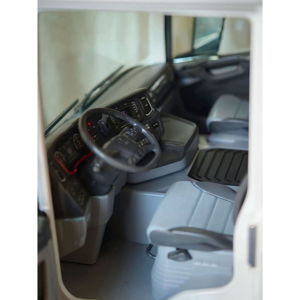DoubleE Scania G540 Painted Plastic Cabin S023-002 Light System for 1/14 RC Hydraulic Dumper Truck DIY Tipper Model