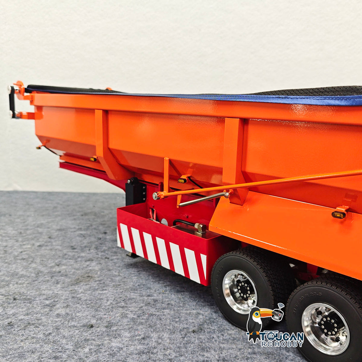 1/14 RC Hydraulic Semi Trailers 3 Axle Metal U Shape Bed Remote Control Dump Trailer Model With Electric Support Legs Side Light