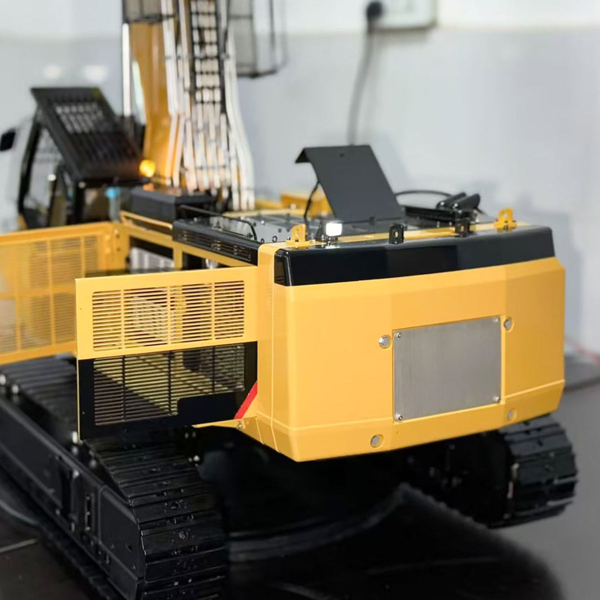 TOUCAN RC HOBBY 1/14 Metal Remote Control Hydraulic Tracked Excavator 385CF RC Digger Brushless Motor Light System Flysky PL18EV LITE Radio