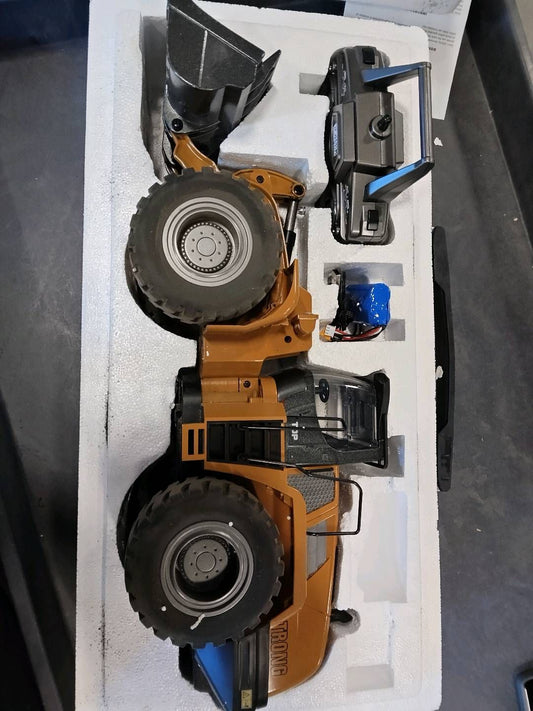 Second Hand CA Stock 1/14 HUINA Toys 2.4G Radio Controlled Loader 1583 Electric Lifting System Lights Sound RC Construction Vehicles Assembled
