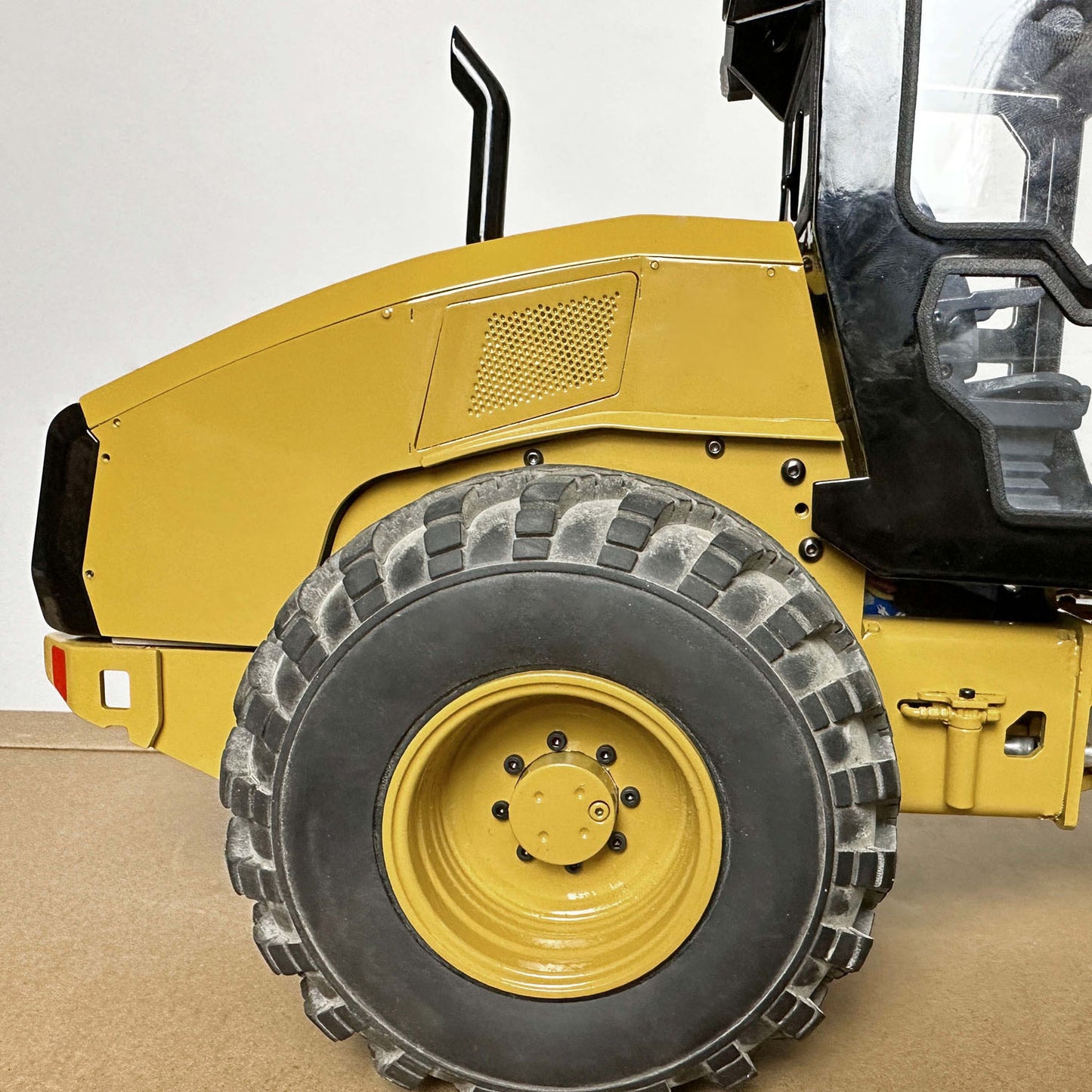 Rouleau compresseur RC en métal CS11 1/12 modèle PNP