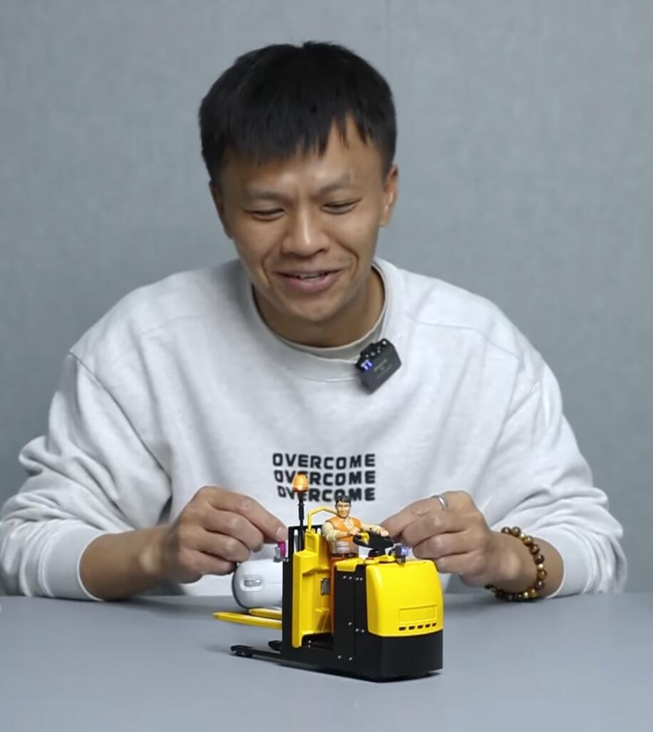 Pre- Order Metal 1/14 RC Electric Forklift MO55 RTR Remote Control Low Level Order Picking Truck Model Flysky Radio Battery Light Sound