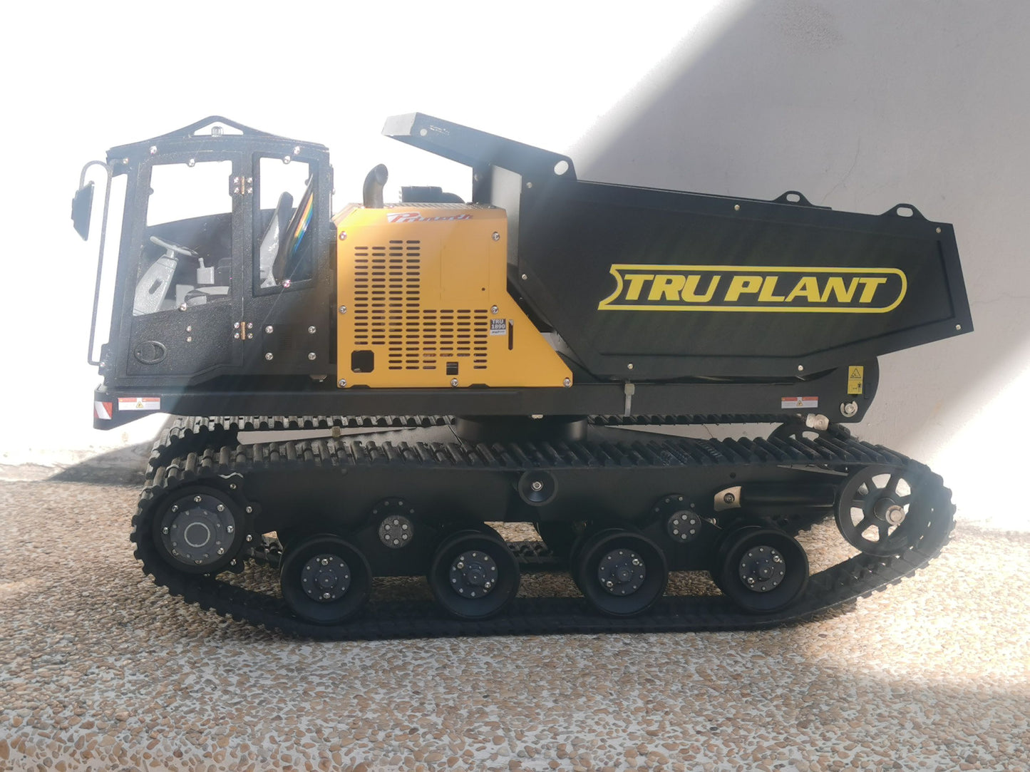 1/14 RC Hydraulic Crawler Dump Truck T14R Metal Tracked Tipper RTR Construction Machine Flysky ST8 Radio Light Sound Battery