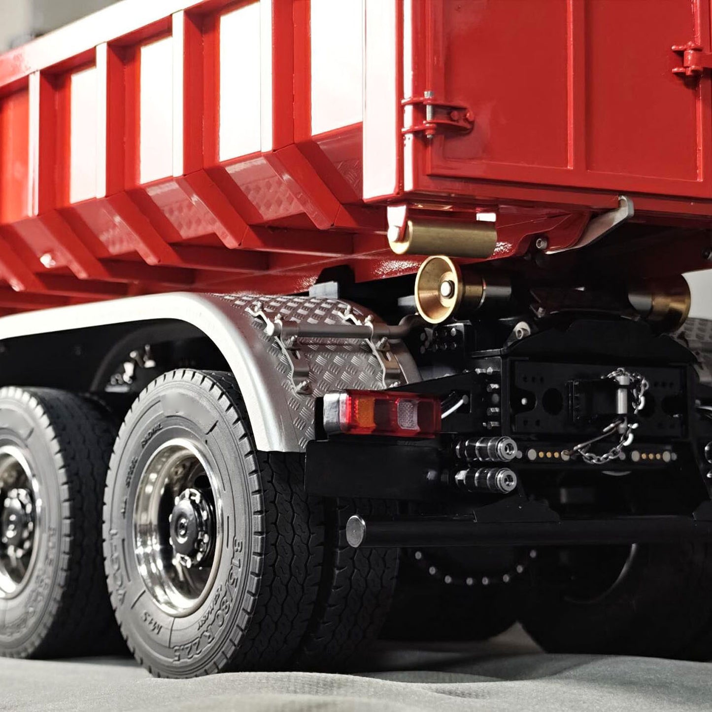 8X8 1/14 Remote Control Hydraulic Roll On Off Dumper 5 Valves RC Full Tipper 3Speed Transmission Light System Sound No Battery