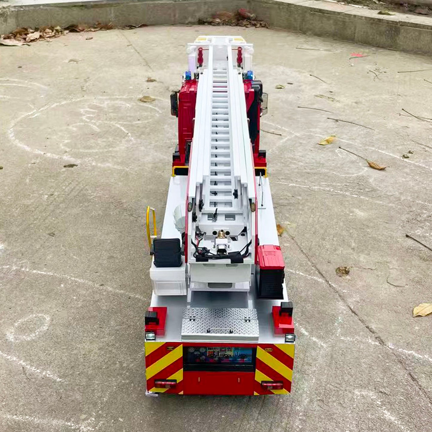 1/14 6x4 Remote Control Electric Lift Ladder Fire Truck 2Speed Gearbox Metal Chassis RC Rescue Vehicle Model Lights Sound System Drive Shafts