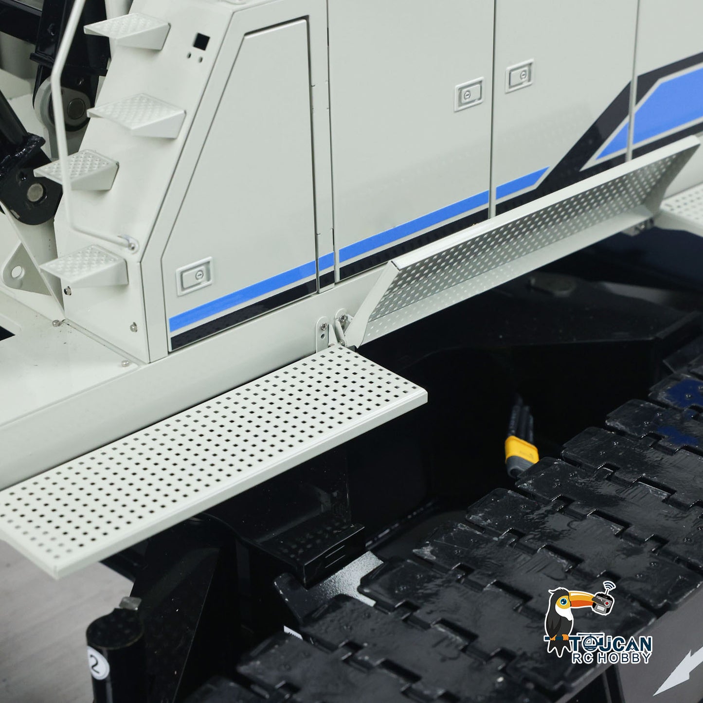 CUT C1200 RC Crawler Crane Main Body CNC Metal Structure Detail