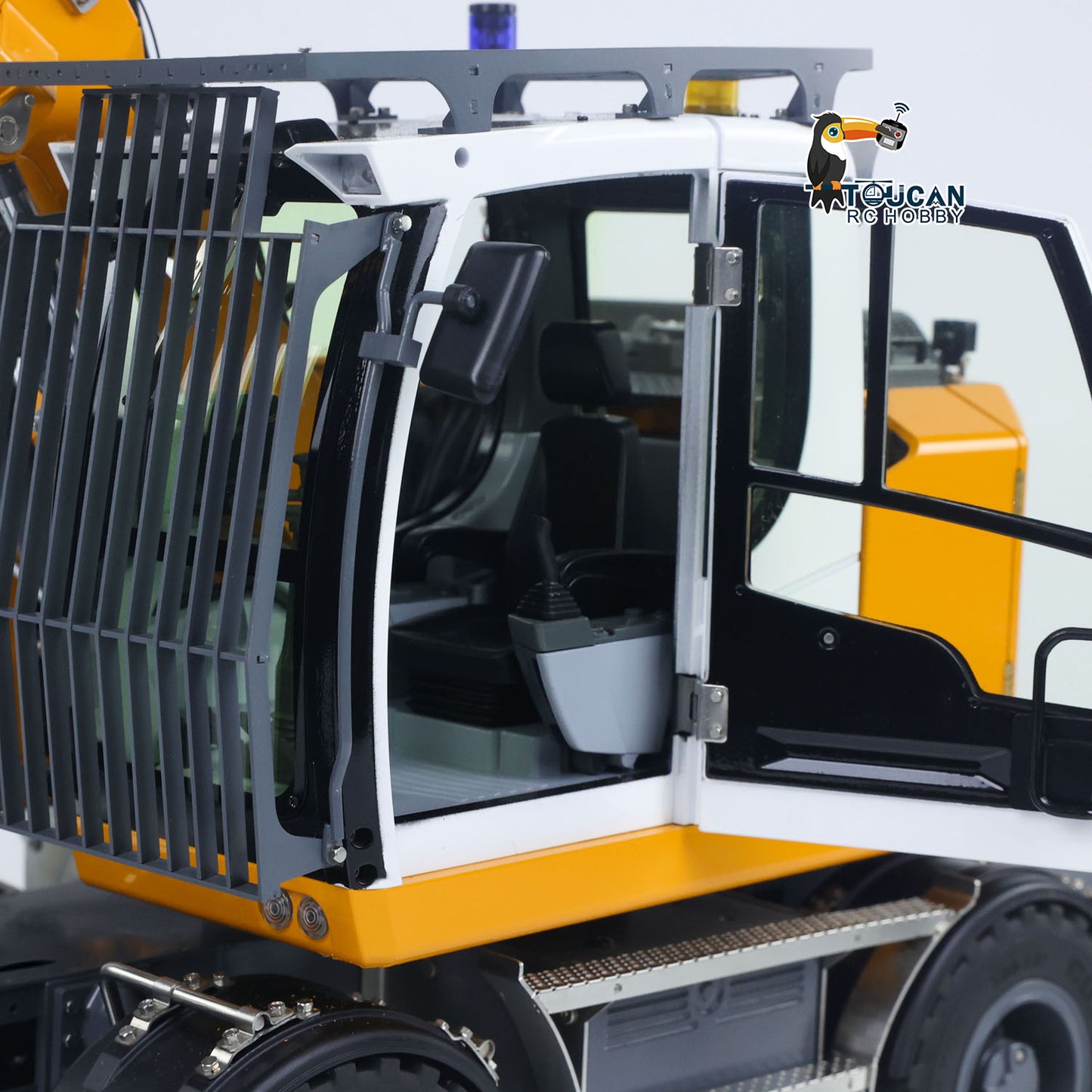 CUT LR914 1/14 metal hydraulic RC wheeled excavator openable cab door detail