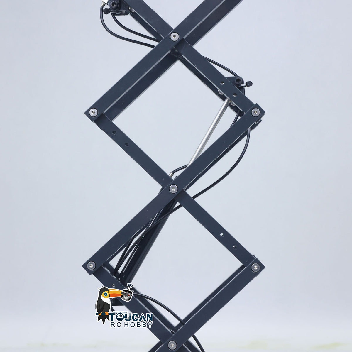 CUT 1/14 RC Hydraulic Scissor Lift Scissor Mechanism Close-Up, Metal Lifting Frame & Hydraulic Cylinder Detail