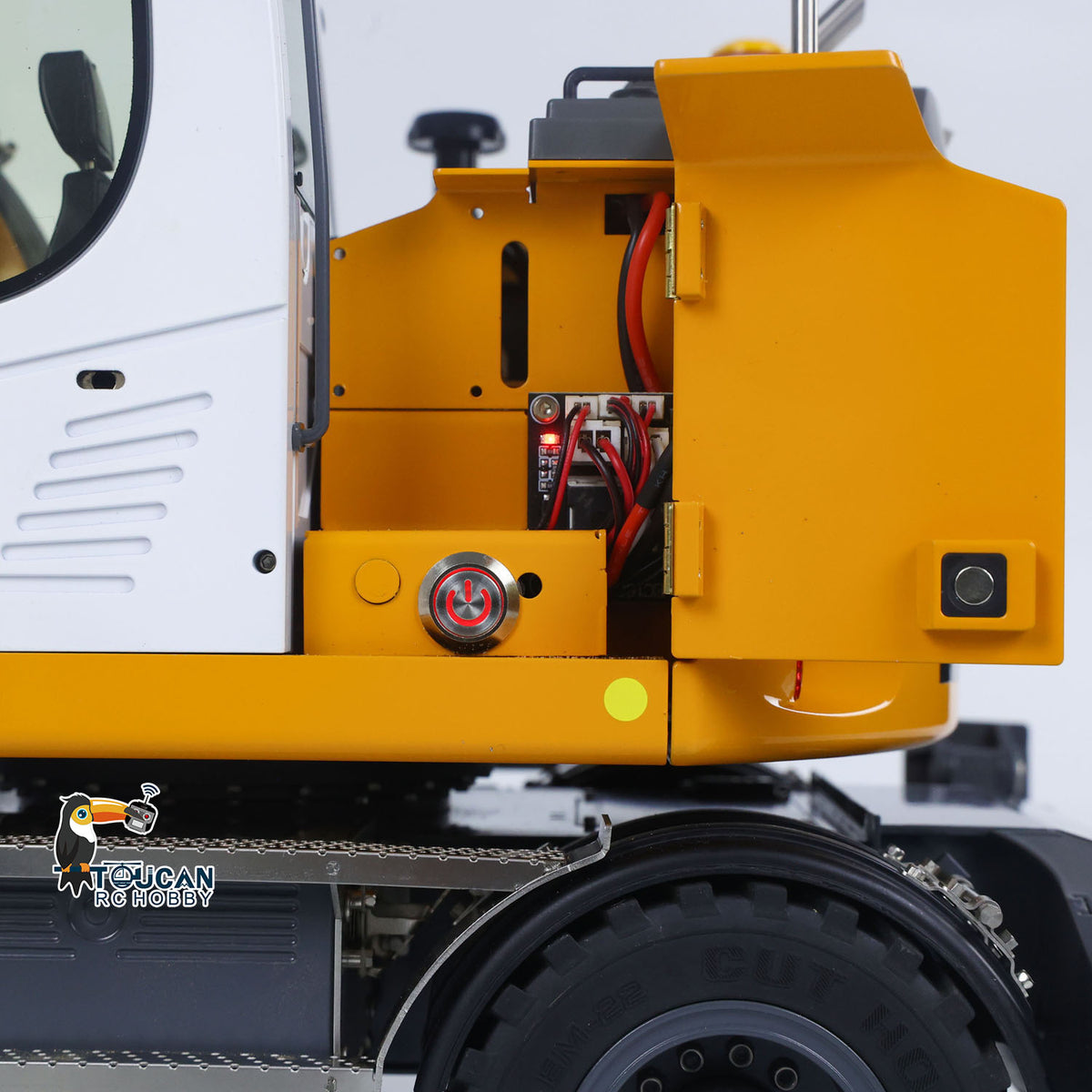 CUT 1/14 RC 914 Standard Wheeled Excavator Open Side Hatch View, Internal Hydraulic Tubing, Servo And Electronic Control Components