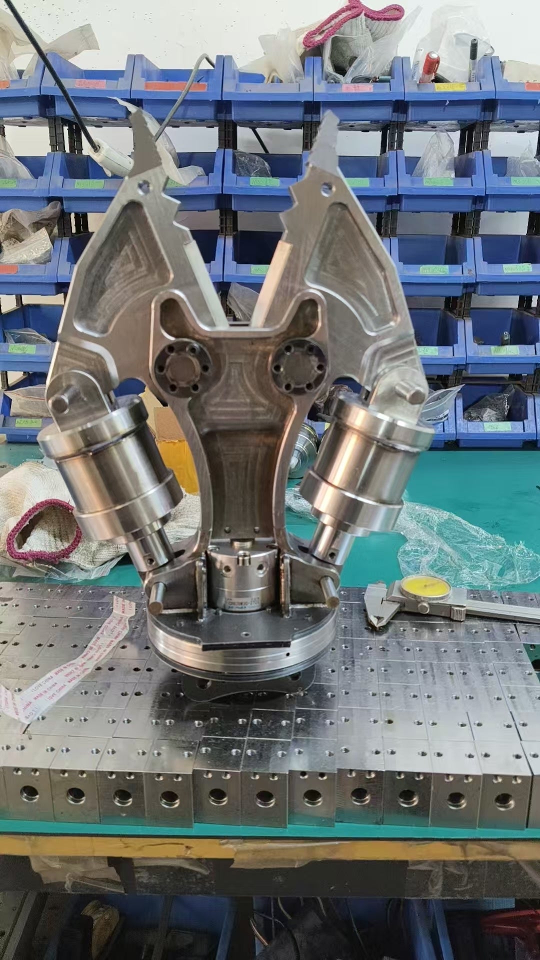 Metal Hydraulic Shear with 270¡ã Rotation for 1/12 RC Hydraulic Digger C395 Remote Control Construction Vehicles Excavator