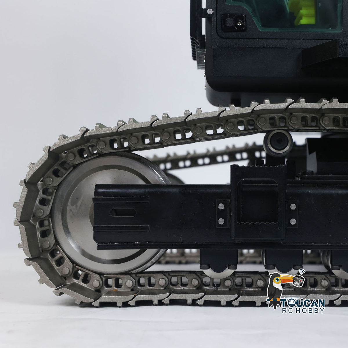 GZJC 395 1/12 Hydraulic Excavator Track Drive Wheel Close-Up, Stainless Steel Tracks, Drive Wheel & Load-Bearing Wheel Structure