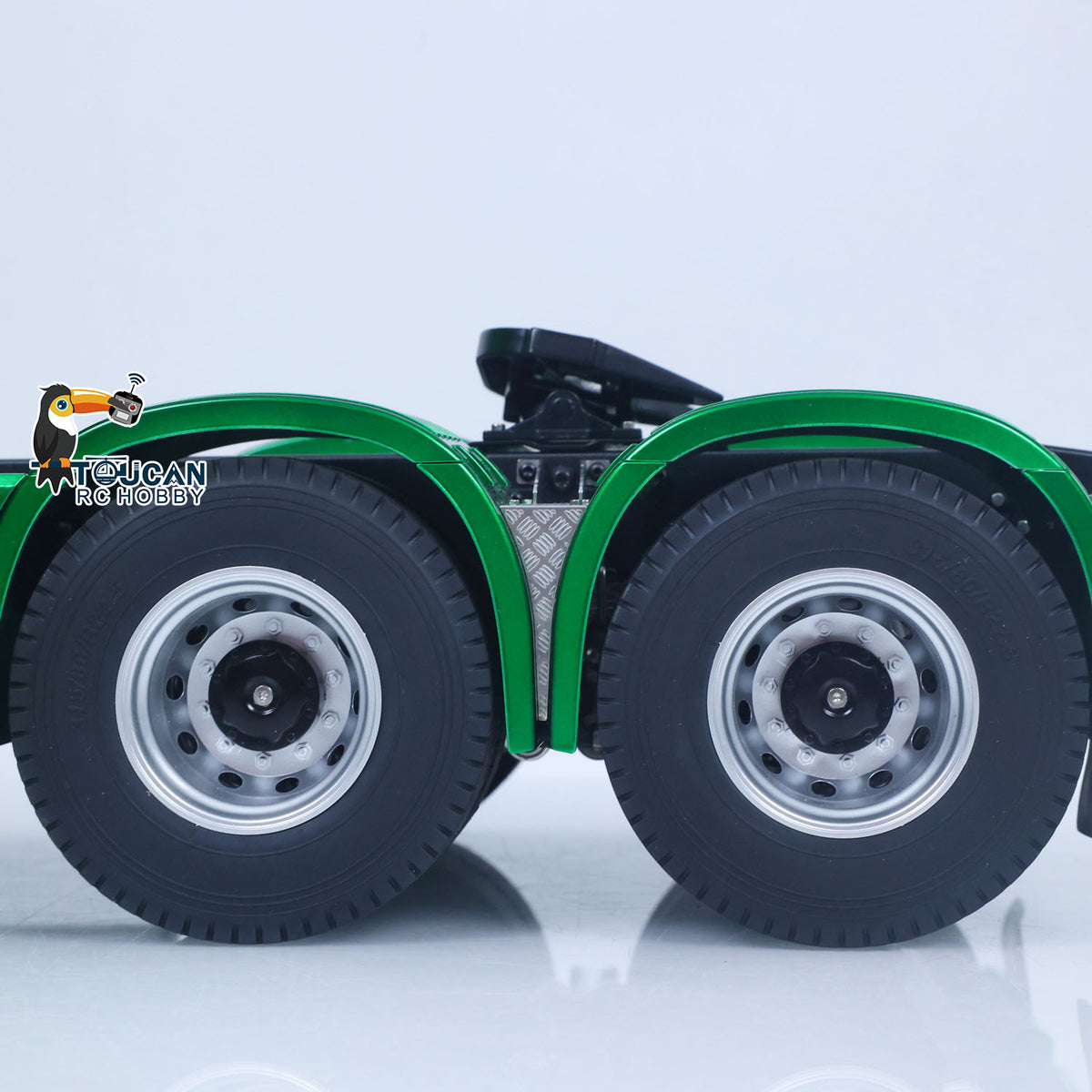 KABO-K770S-100 1/14 RC Tractor Truck Rear Drive Wheel Axle Close-Up,Durable Tire And Wheel Hub For All-Terrain RC Simulation