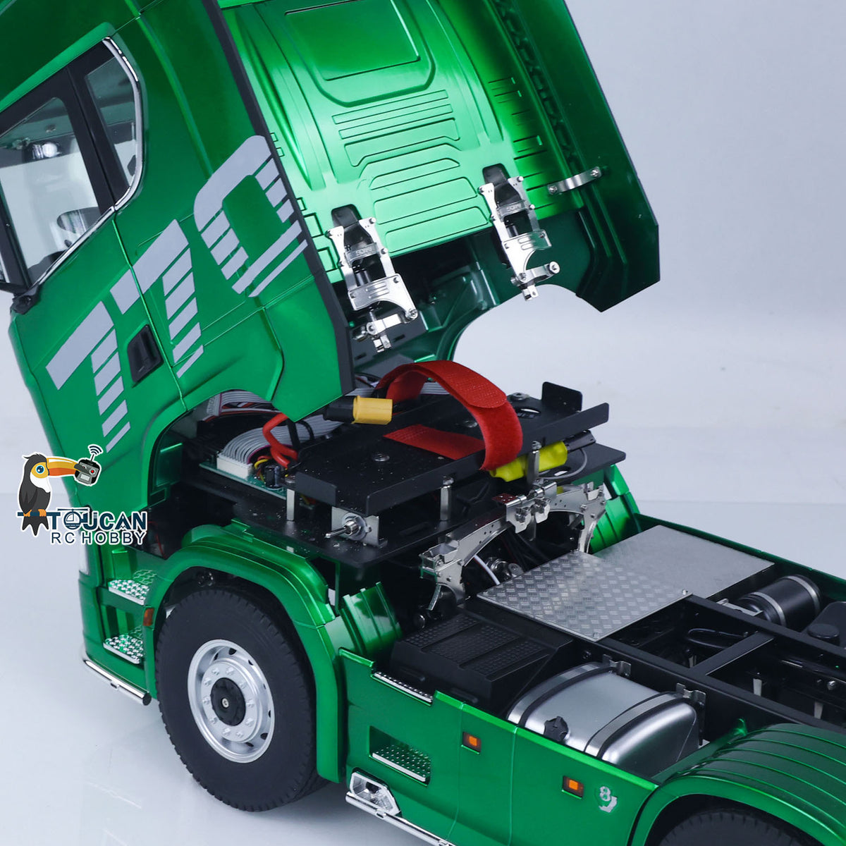 KABO-K770S-100 1/14 RC Tractor Truck Tilted Cabin Internal View,Smoke Generator Unit,ESC And On-Board Electronic Assembly Layout