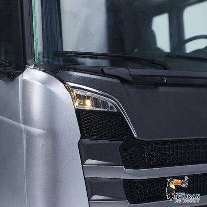 KABO-K770S-100 1/14 RC 6x6 Tractor Truck Silver Front-Face Close-Up,High-Quality Painted Cab And Lamp Unit Details