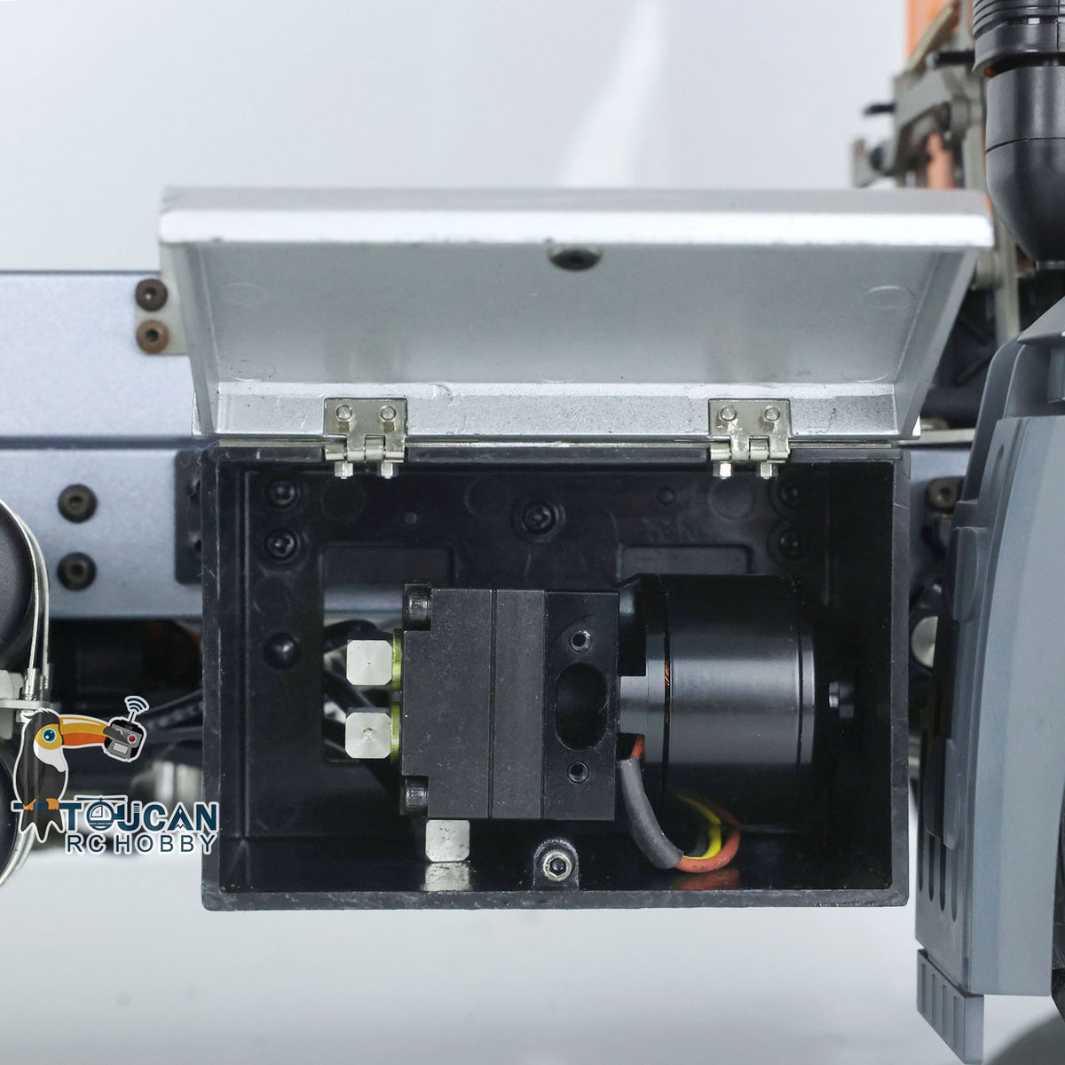 KABO‑K3364 1/14 RC 6x6 Dump Truck Hydraulic Motor Module Close‑Up,Internal Hydraulic Power Unit Component Detail