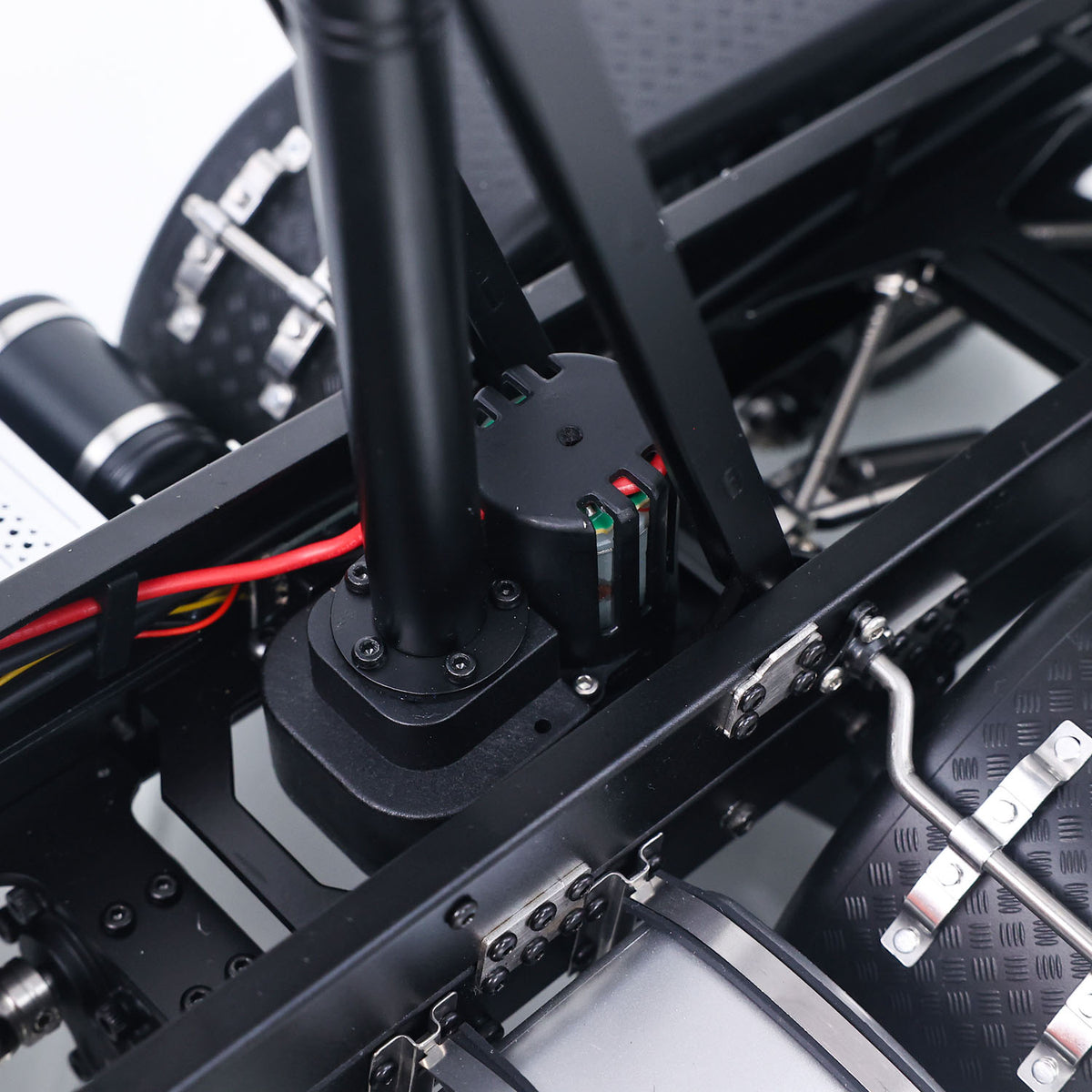 KABO‑K5703 1/14 RC Dump Truck Screw‑Drive Motor Mount Close‑Up,Heavy‑Load Lifting Power Unit Installation Structure
