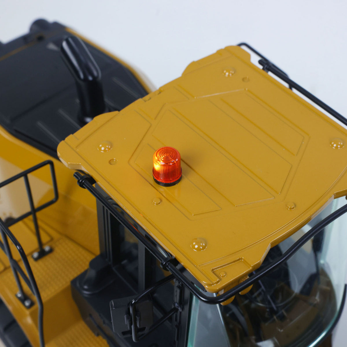 KABO‑K966 1/16 RC Hydraulic Wheel Loader Top Hull Close‑Up, Roof Warning Lamp And Simulated Engine Compartment Cover Detail