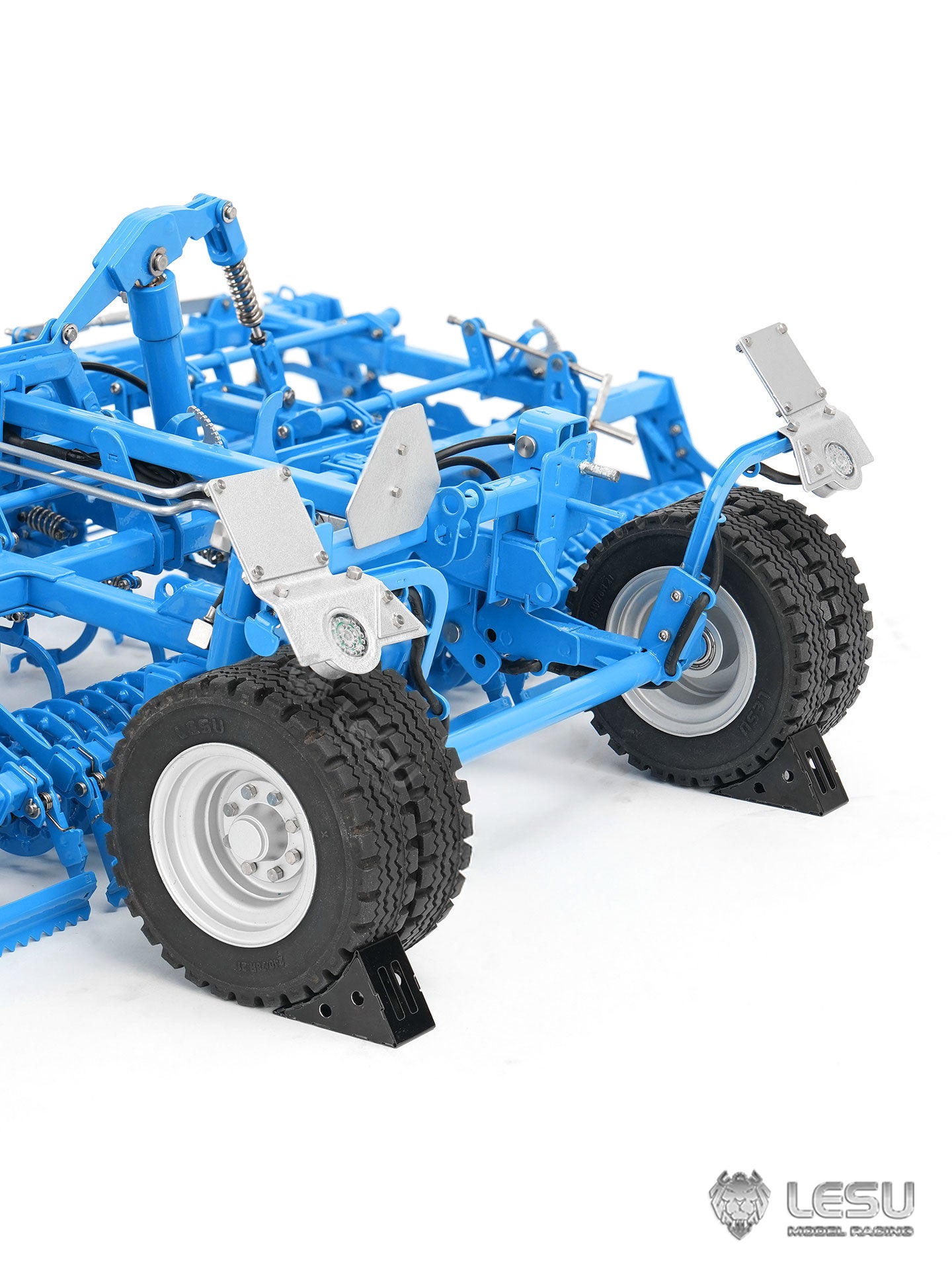 LED light system cab detail LS 1:14 RC tractor metal hydraulic model blue painted realistic finish