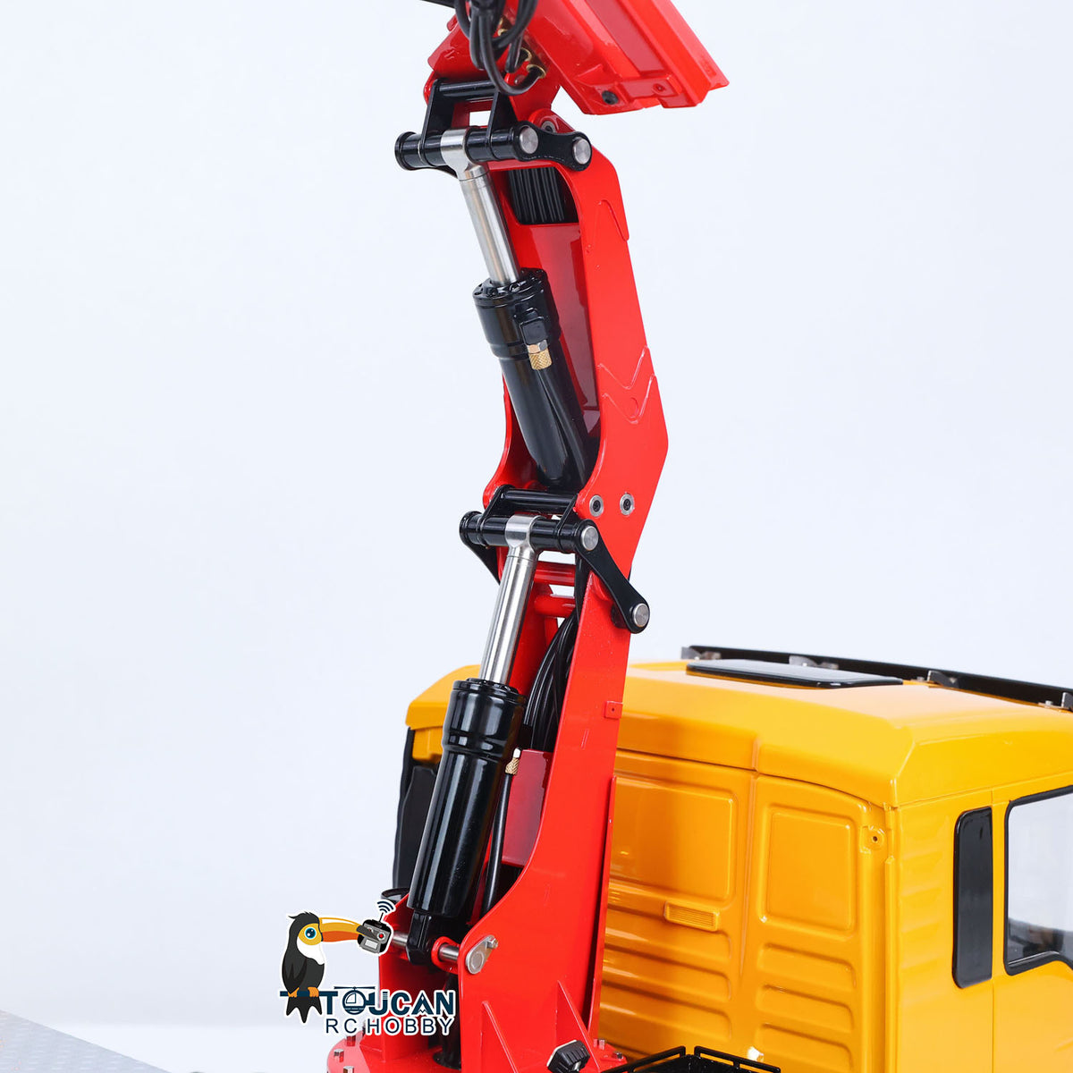 LESU 1/14 RC 6X6 Hydraulic Crane Truck Rear Close-Up, Metal Cargo Box Tailgate, Taillight & Rear Bumper Detail