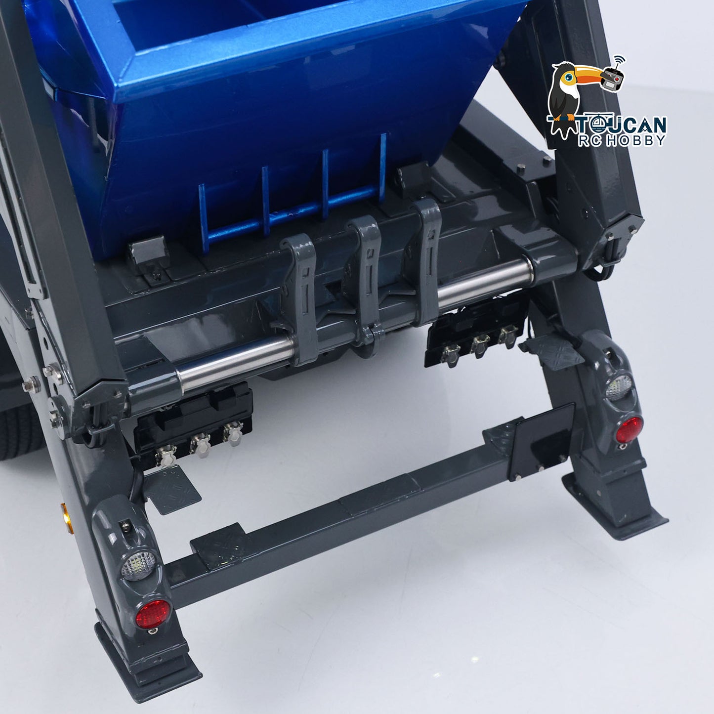 LESU 1/14 RC 4X4 Hook‑Lift Garbage Truck Rear Hinge Joint Close‑Up, Hydraulic Hose Routing, Skip Bin Locking Connection Mechanical Parts