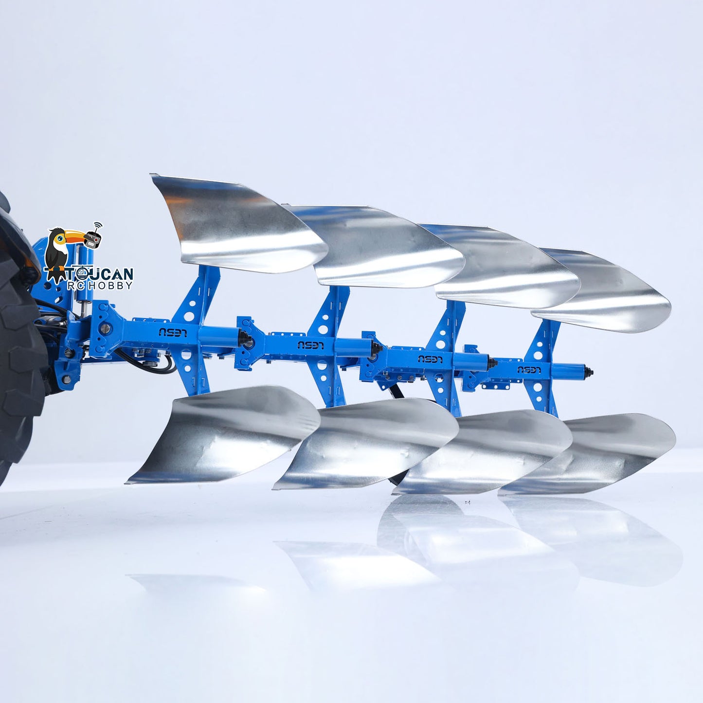 LESU 1/14 RC AT‑C0072 Hydraulic Reversible Plow Eye‑Level Full Frame View, Multi‑Blade Layout, Mechanical Quick‑Attach Locking Structure