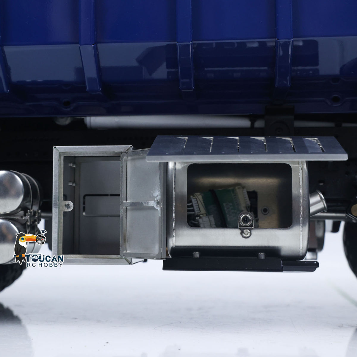 LESU 1/14 RC 8x8 Dump Truck Open Toolbox Close‑Up, Internal Electronic Control Modules, Wiring Harness Layout