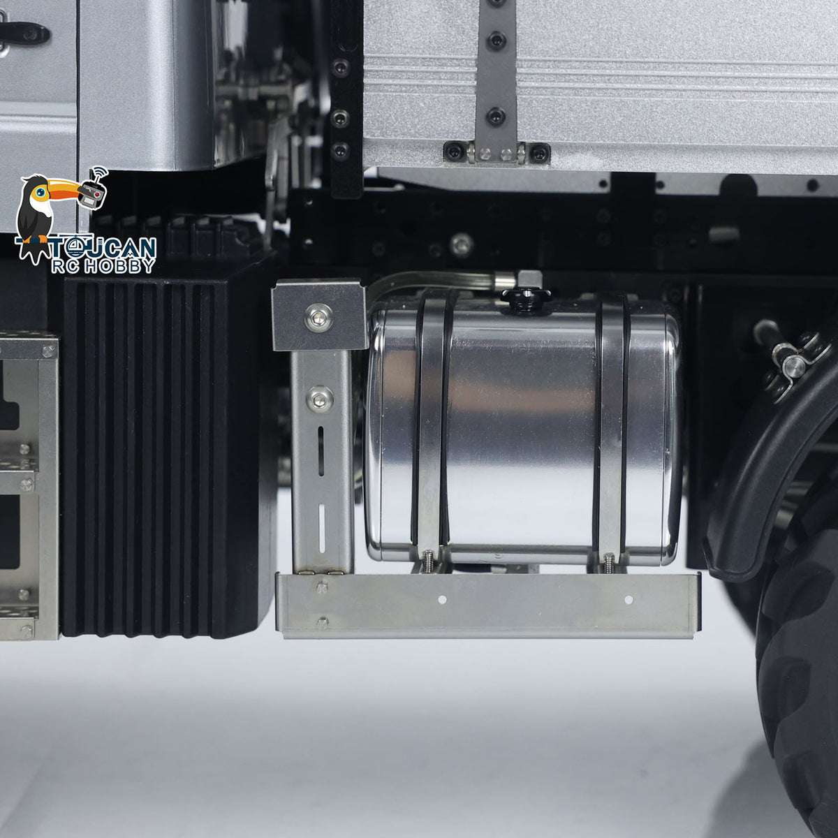 MD 1/10 RC Offroad Truck U423 Chassis Frame Closeup, Metal Chassis and Simulation Accessories