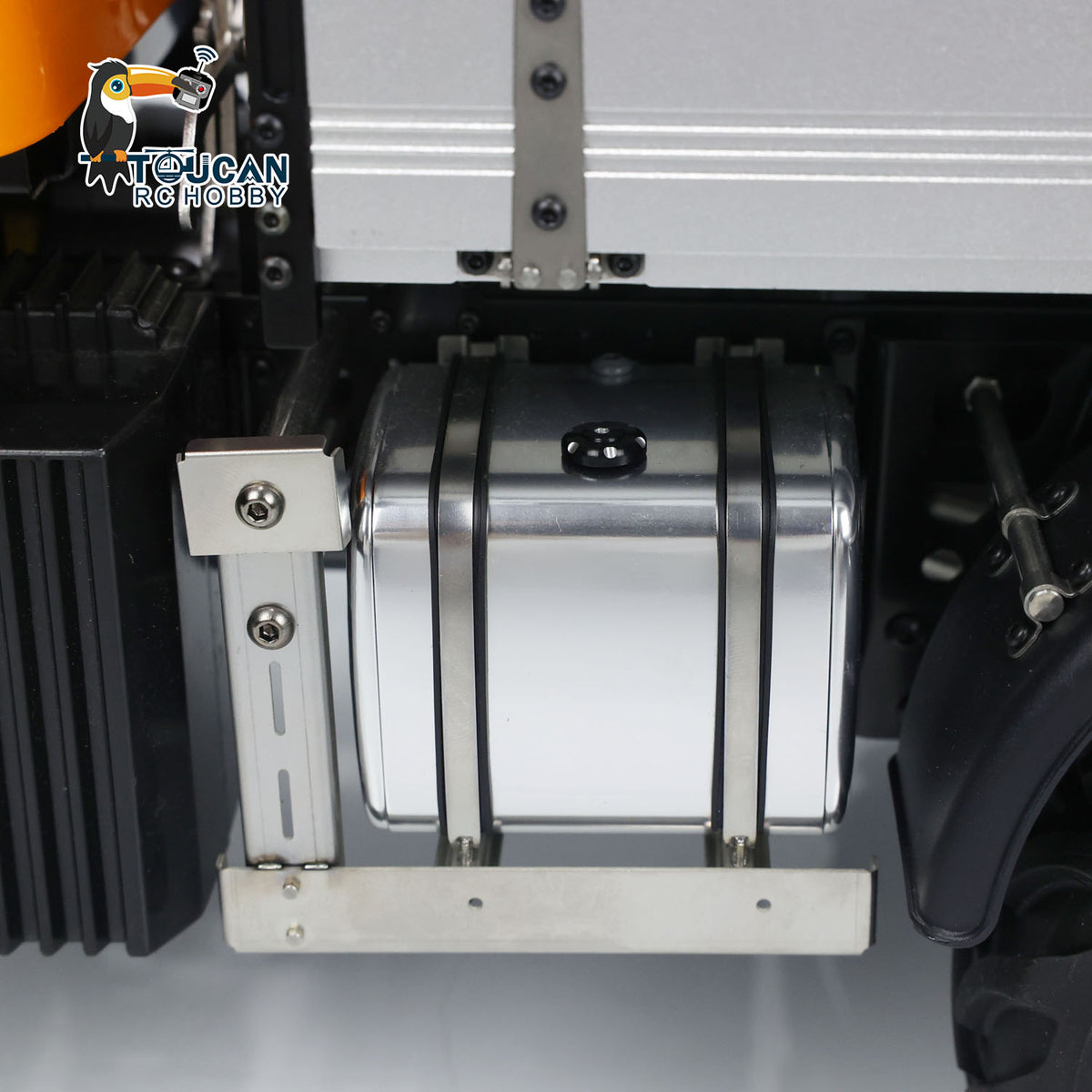 MD 1/10 RC Crawler U423 Frame Closeup, Metal Simulated Fuel Tank & Pipeline Details